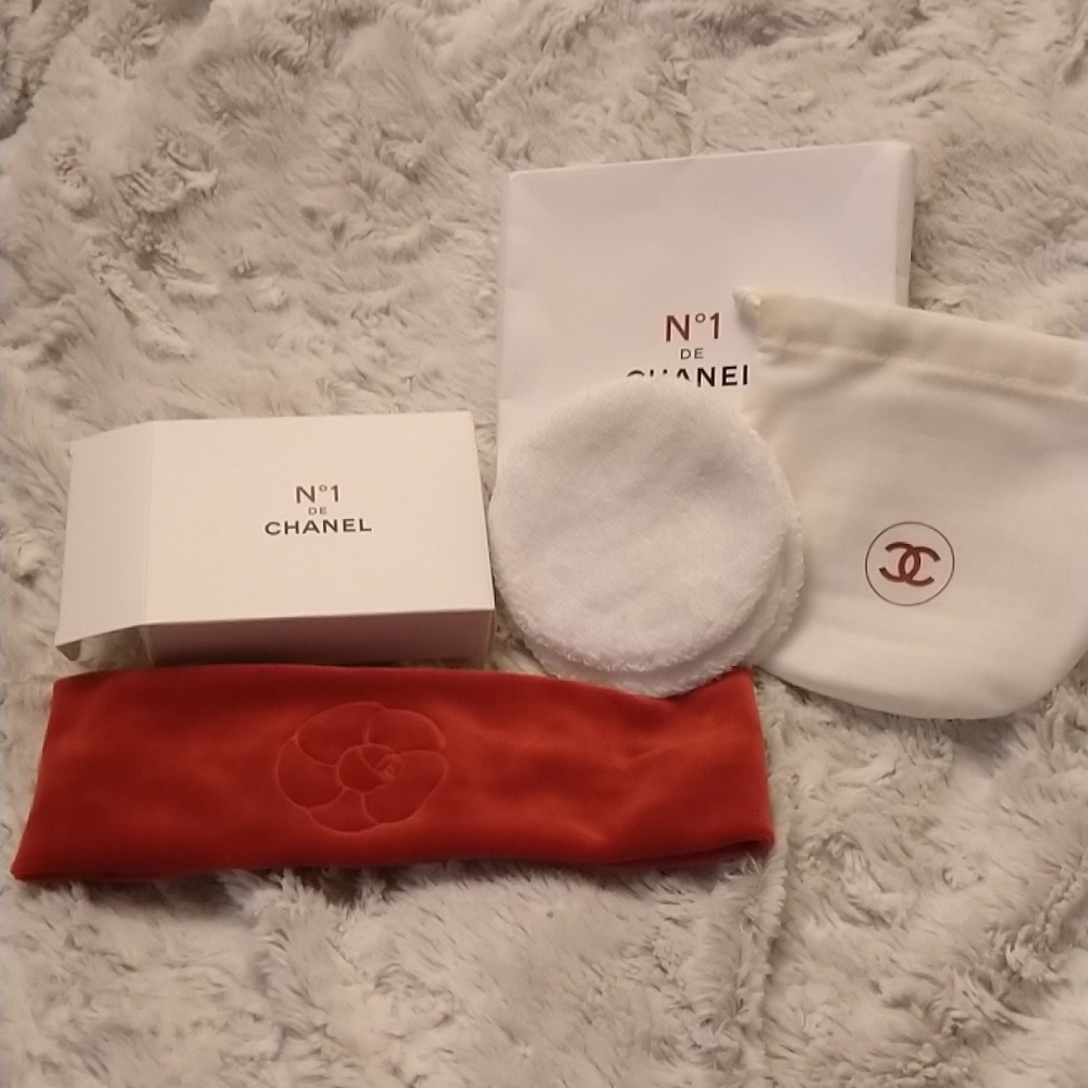 ✨ Chanel Beauty ✨: Skincare cotton pads /Spa Headband *New Gift w purchase*